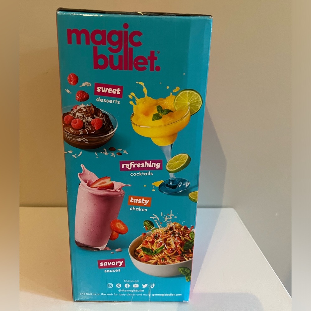 Brand New Nutri Bullet IN THE BOX